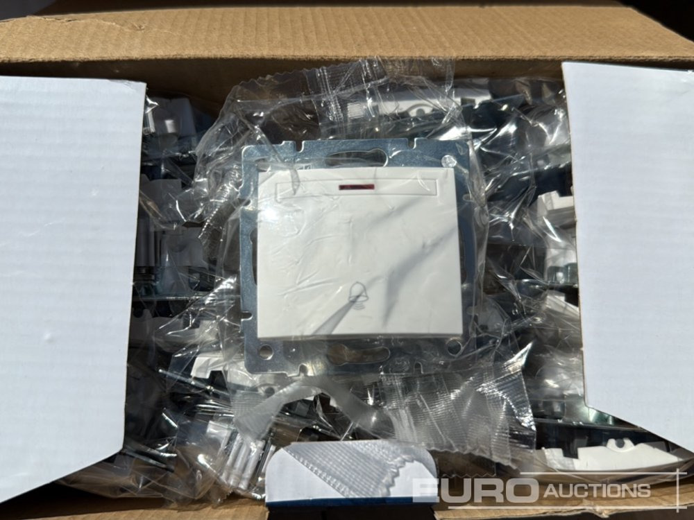 Pallets of Electric Material (6 of) - Инструмент/ Оборудване: снимка 2 Pallets of Electric Material (6 of) - Инструмент/ Оборудване: снимка 2