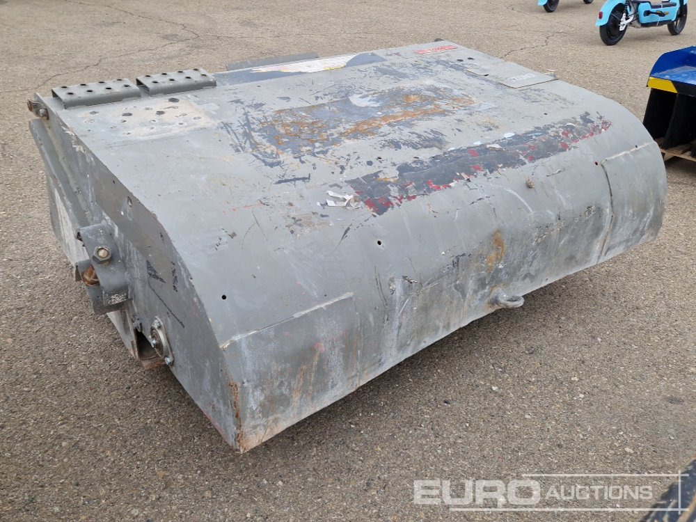 2015 Bobcat 60 SWEEPER - Прикачен инвентар за Мини челен товарач: снимка 3 2015 Bobcat 60 SWEEPER - Прикачен инвентар за Мини челен товарач: снимка 3