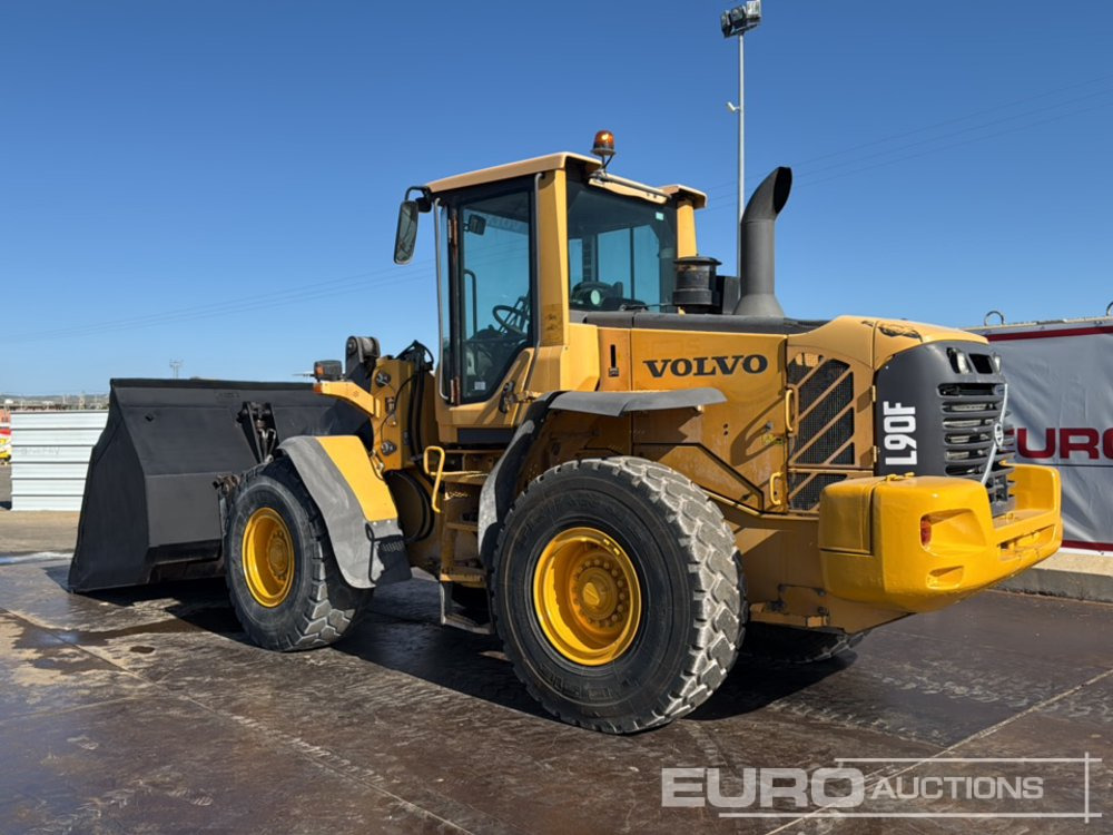 Volvo L90F - Колесен товарач: снимка 3 Volvo L90F - Колесен товарач: снимка 3