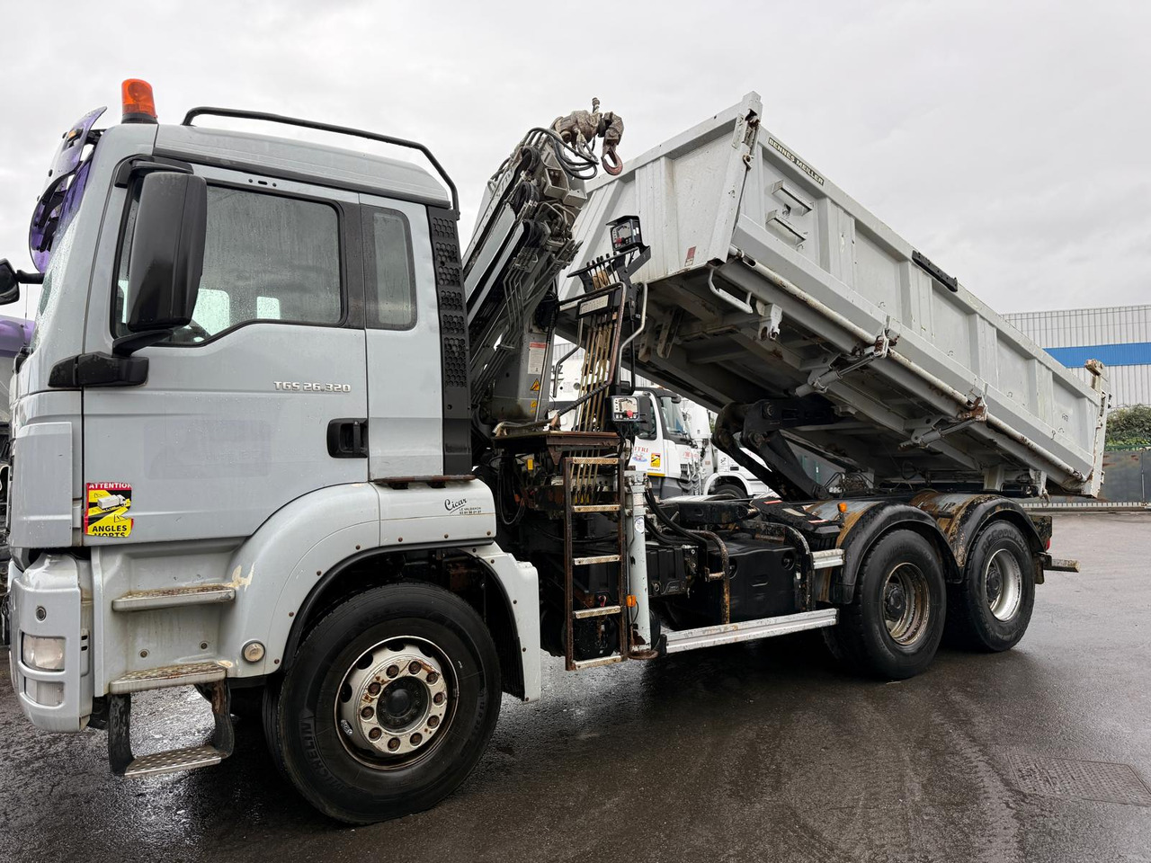 Camion porteur grue bi-benne MAN TGS 26.320 AB-504-HR - Самосвал камион, Камион с кран: снимка 4 Camion porteur grue bi-benne MAN TGS 26.320 AB-504-HR - Самосвал камион, Камион с кран: снимка 4