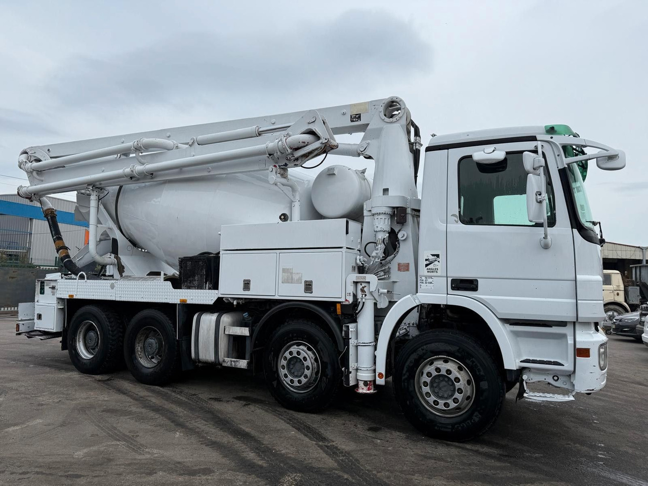 Mercedes-Benz Actros - Бетон помпа: снимка 2 Mercedes-Benz Actros - Бетон помпа: снимка 2
