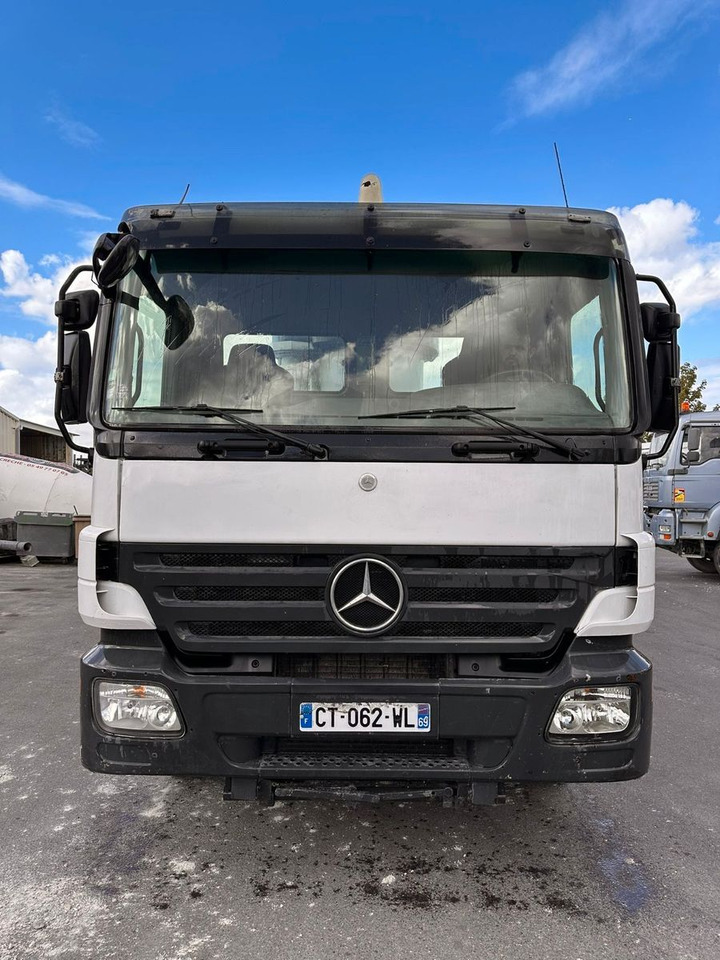 Mercedes-Benz Actros - Бетон помпа: снимка 3 Mercedes-Benz Actros - Бетон помпа: снимка 3
