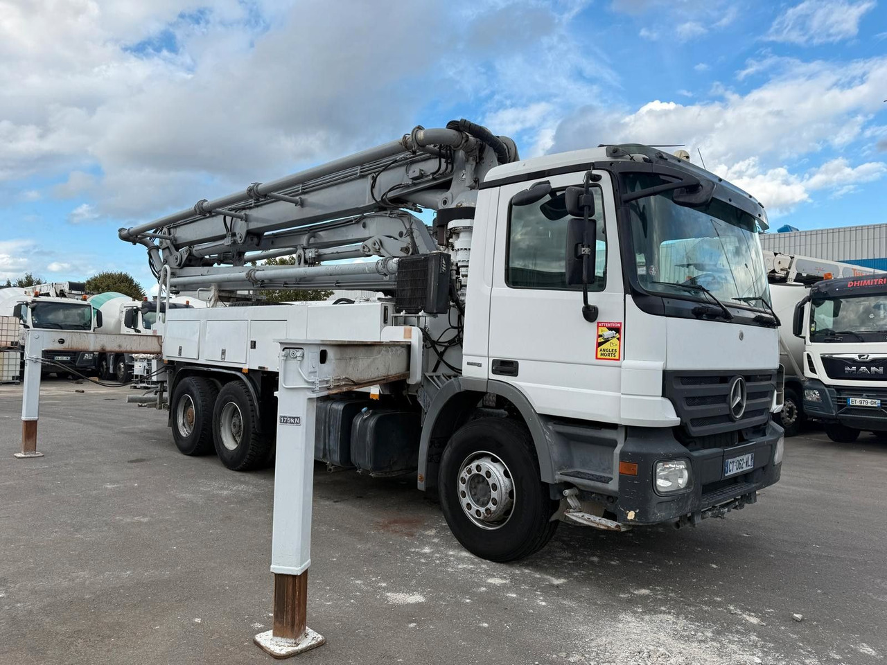 Mercedes-Benz Actros - Бетон помпа: снимка 2 Mercedes-Benz Actros - Бетон помпа: снимка 2