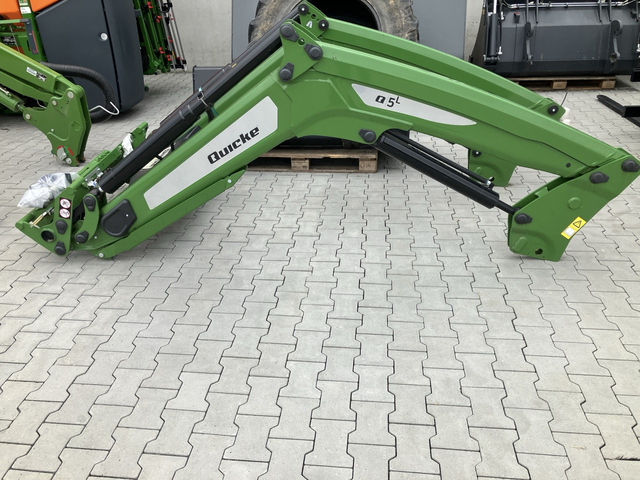 Alö Frontlader Q5 LDM EURO - Челен товарач за трактор: снимка 1 Alö Frontlader Q5 LDM EURO - Челен товарач за трактор: снимка 1