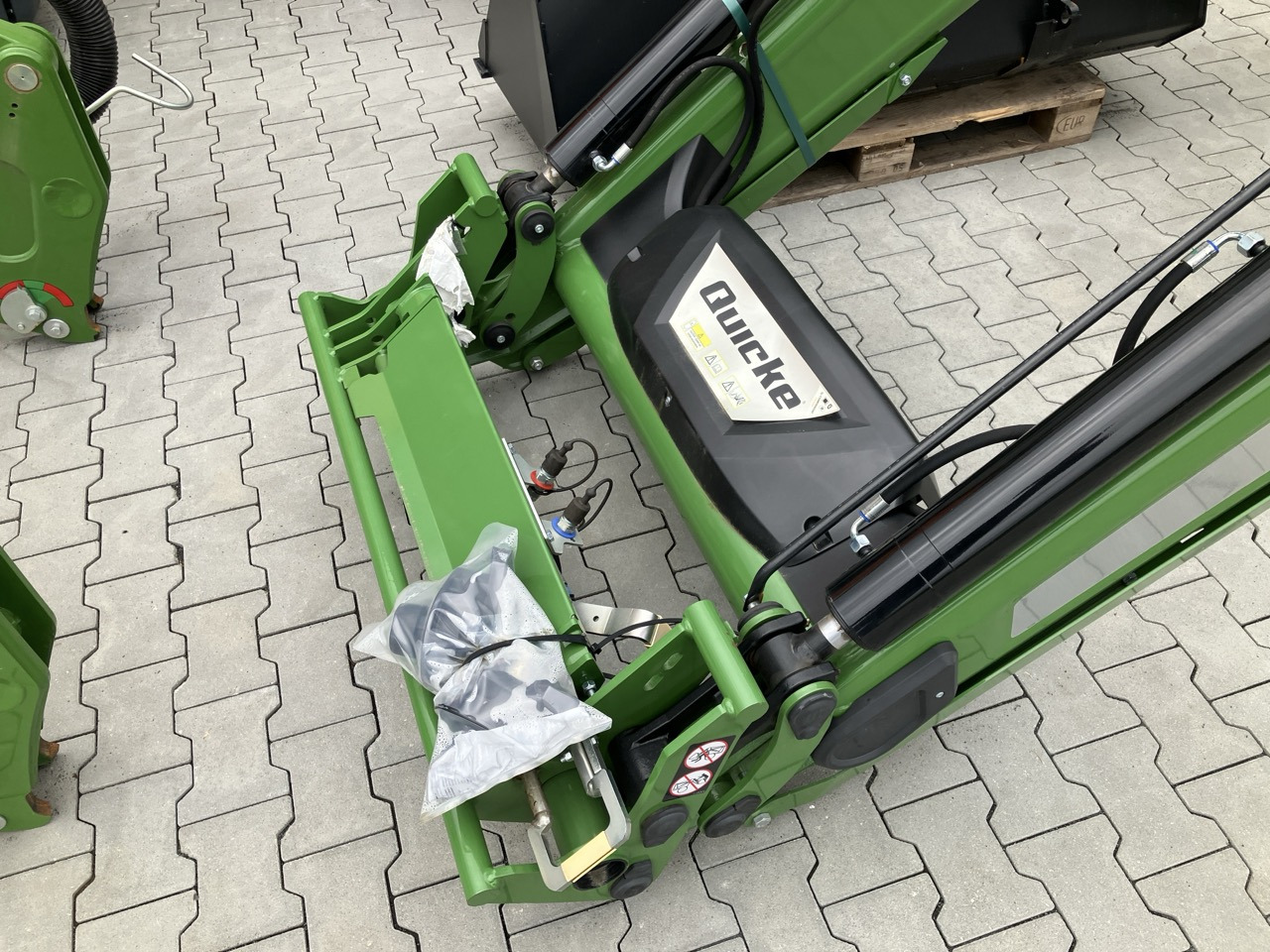 Alö Frontlader Q5 LDM EURO - Челен товарач за трактор: снимка 3 Alö Frontlader Q5 LDM EURO - Челен товарач за трактор: снимка 3