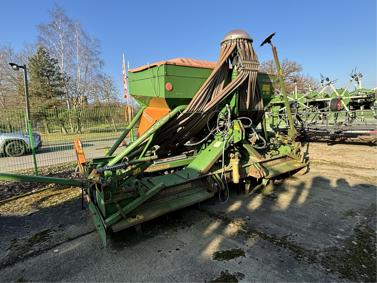Amazone AD-P Super 4m auf KG 405 - Сеялка: снимка 2 Amazone AD-P Super 4m auf KG 405 - Сеялка: снимка 2