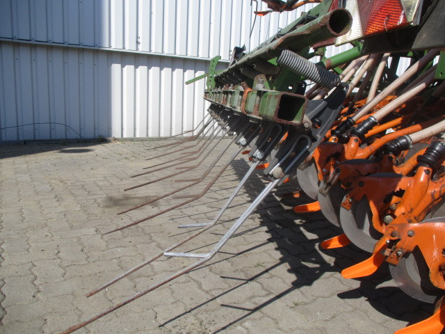 Сеялка Amazone MC 601: снимка 9 Сеялка Amazone MC 601: снимка 9
