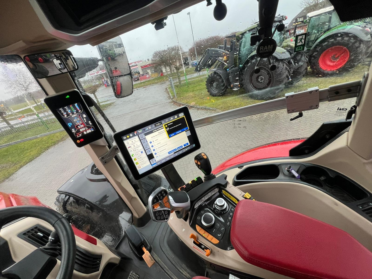 Case IH Optum 300 - Трактор: снимка 2 Case IH Optum 300 - Трактор: снимка 2