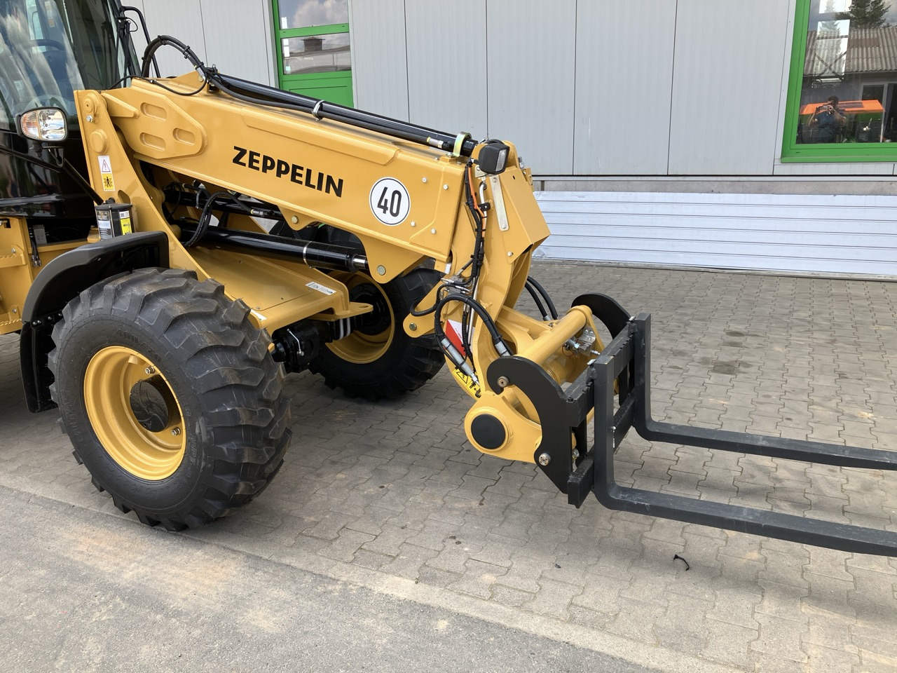 Нови Телескопичен колесен товарач Caterpillar Zeppelin ZL60T: снимка 8