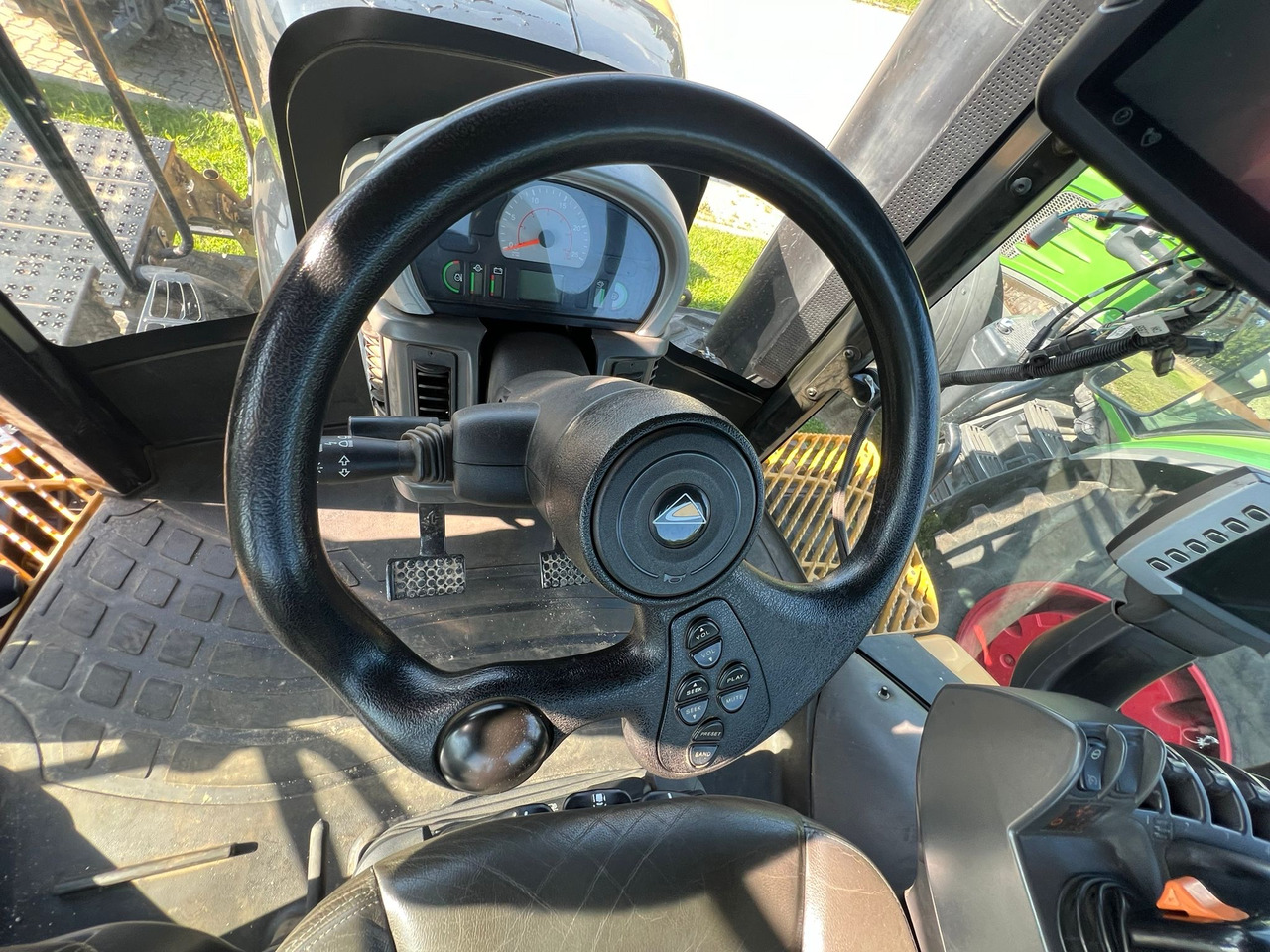 Challenger MT 865 - Трактор: снимка 5 Challenger MT 865 - Трактор: снимка 5