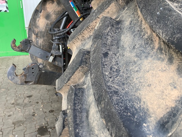 Трактор Claas Axion 830: снимка 8 Трактор Claas Axion 830: снимка 8