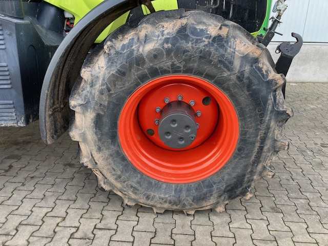 Трактор Claas Axion 830: снимка 10 Трактор Claas Axion 830: снимка 10