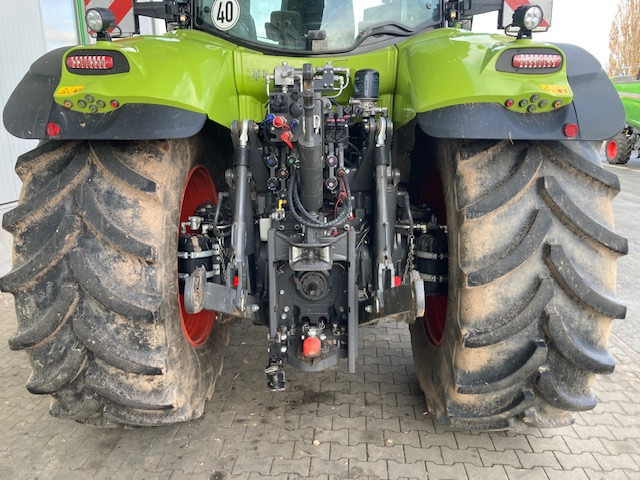 Трактор Claas Axion 830: снимка 13 Трактор Claas Axion 830: снимка 13