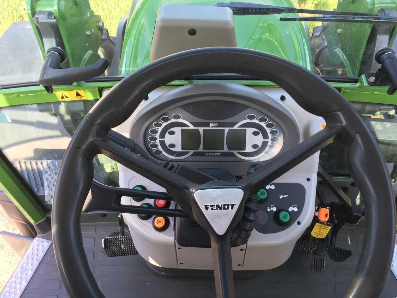 Fendt 211 Vario - Трактор: снимка 2 Fendt 211 Vario - Трактор: снимка 2