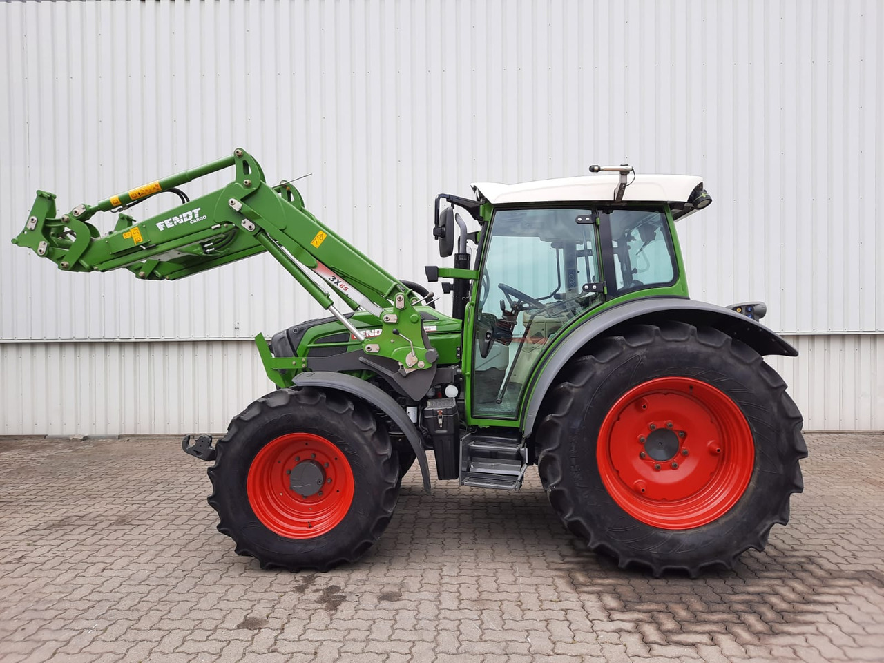 Fendt 211 Vario - Трактор: снимка 1 Fendt 211 Vario - Трактор: снимка 1