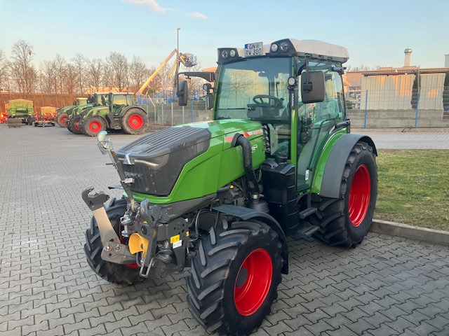Fendt 211P Vario Gen3 Profi Setting1 - Трактор: снимка 1 Fendt 211P Vario Gen3 Profi Setting1 - Трактор: снимка 1