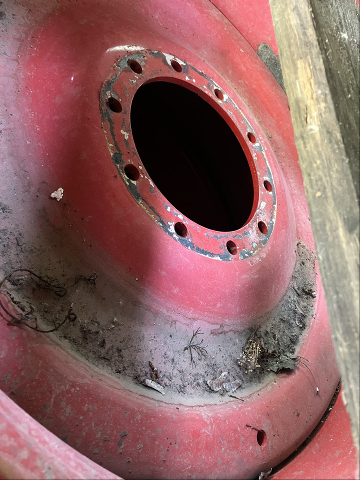 Fendt 600/70R34 710/75R42 - Гуми и джанти: снимка 2 Fendt 600/70R34 710/75R42 - Гуми и джанти: снимка 2