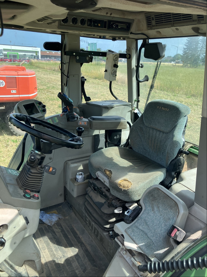 Fendt 718 Com3 Vario TMS - Трактор: снимка 4 Fendt 718 Com3 Vario TMS - Трактор: снимка 4