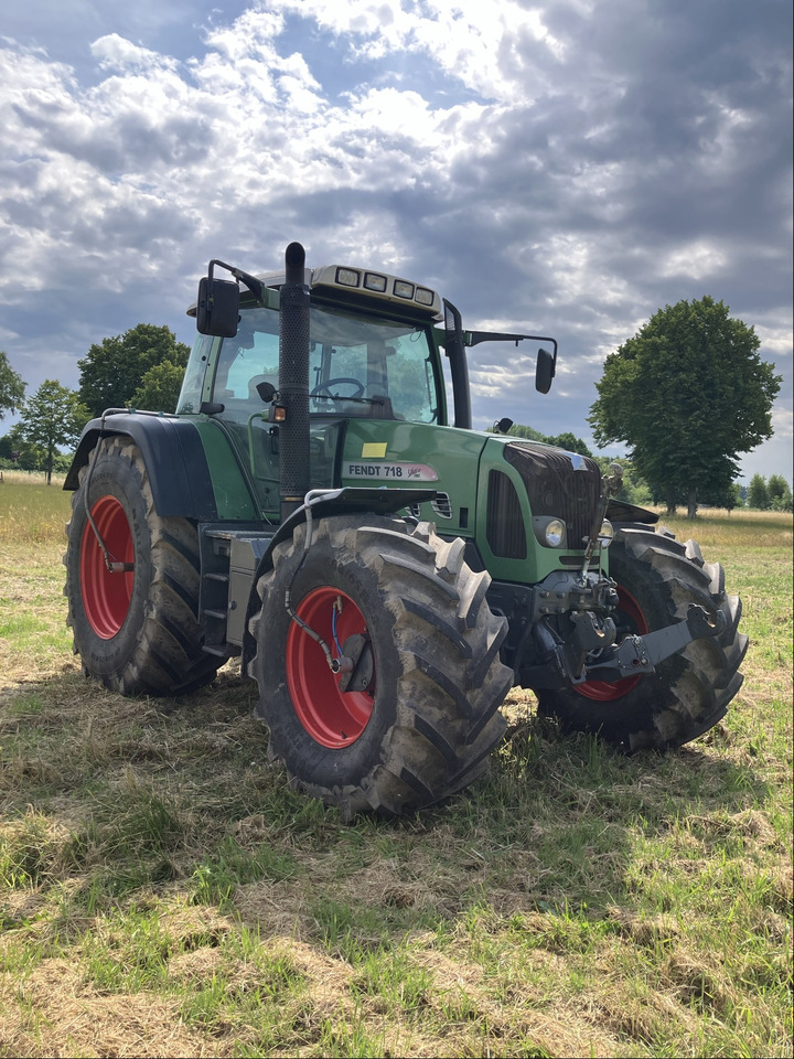 Fendt 718 Com3 Vario TMS - Трактор: снимка 1 Fendt 718 Com3 Vario TMS - Трактор: снимка 1