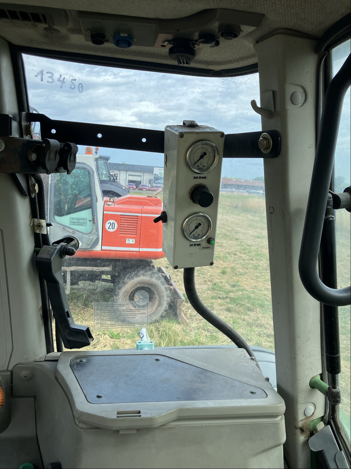 Fendt 718 Com3 Vario TMS - Трактор: снимка 2 Fendt 718 Com3 Vario TMS - Трактор: снимка 2