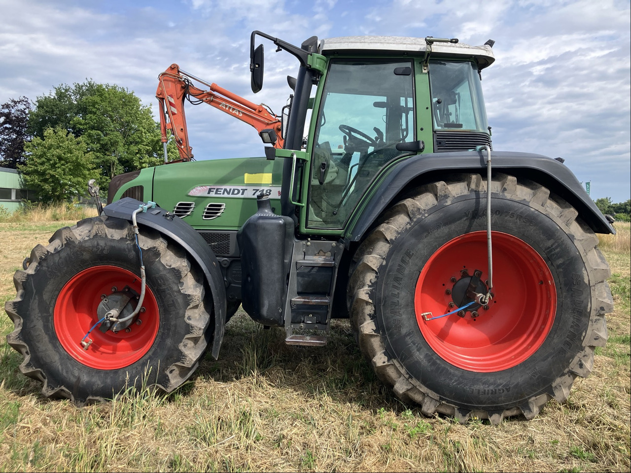 Fendt 718 Com3 Vario TMS - Трактор: снимка 5 Fendt 718 Com3 Vario TMS - Трактор: снимка 5