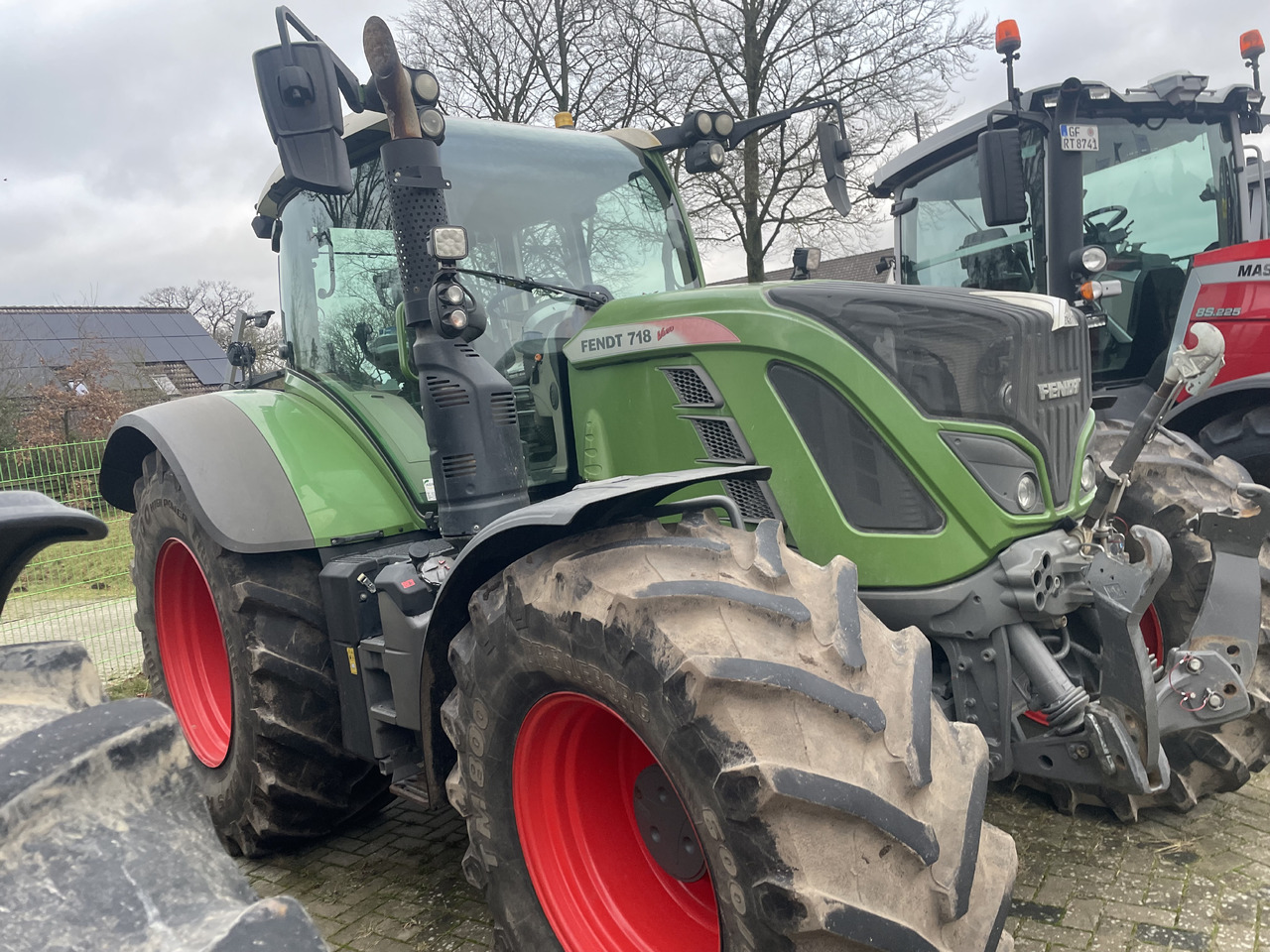 Fendt 718 Power Plus - Трактор: снимка 1 Fendt 718 Power Plus - Трактор: снимка 1