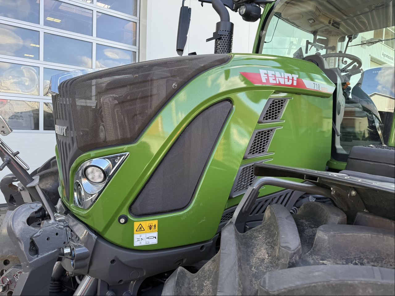 Fendt 718 Vario Gen 6 - Трактор: снимка 4 Fendt 718 Vario Gen 6 - Трактор: снимка 4