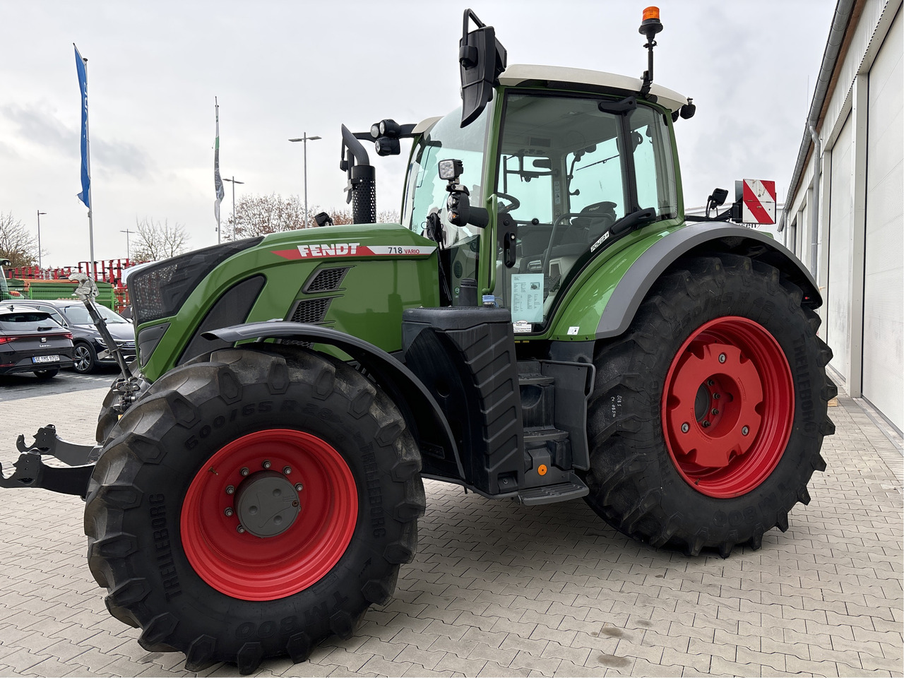 Fendt 718 Vario Gen6 PowerPlus - Трактор: снимка 2 Fendt 718 Vario Gen6 PowerPlus - Трактор: снимка 2