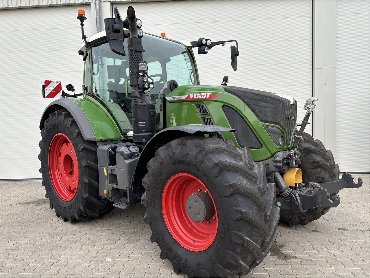 Fendt 718 Vario Gen6 PowerPlus - Трактор: снимка 1 Fendt 718 Vario Gen6 PowerPlus - Трактор: снимка 1