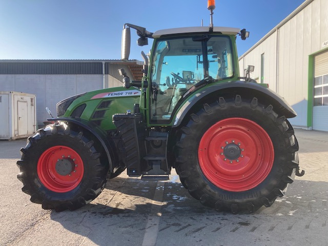Fendt 718 Vario S4 Profi - Трактор: снимка 1 Fendt 718 Vario S4 Profi - Трактор: снимка 1