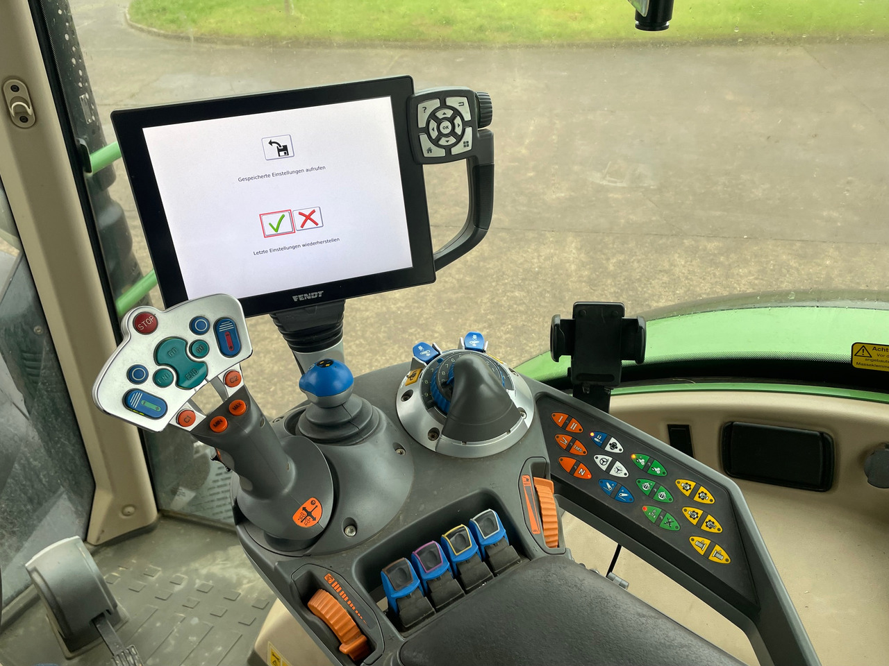 Fendt 718 Vario S4 ProfiPlus - Трактор: снимка 3 Fendt 718 Vario S4 ProfiPlus - Трактор: снимка 3