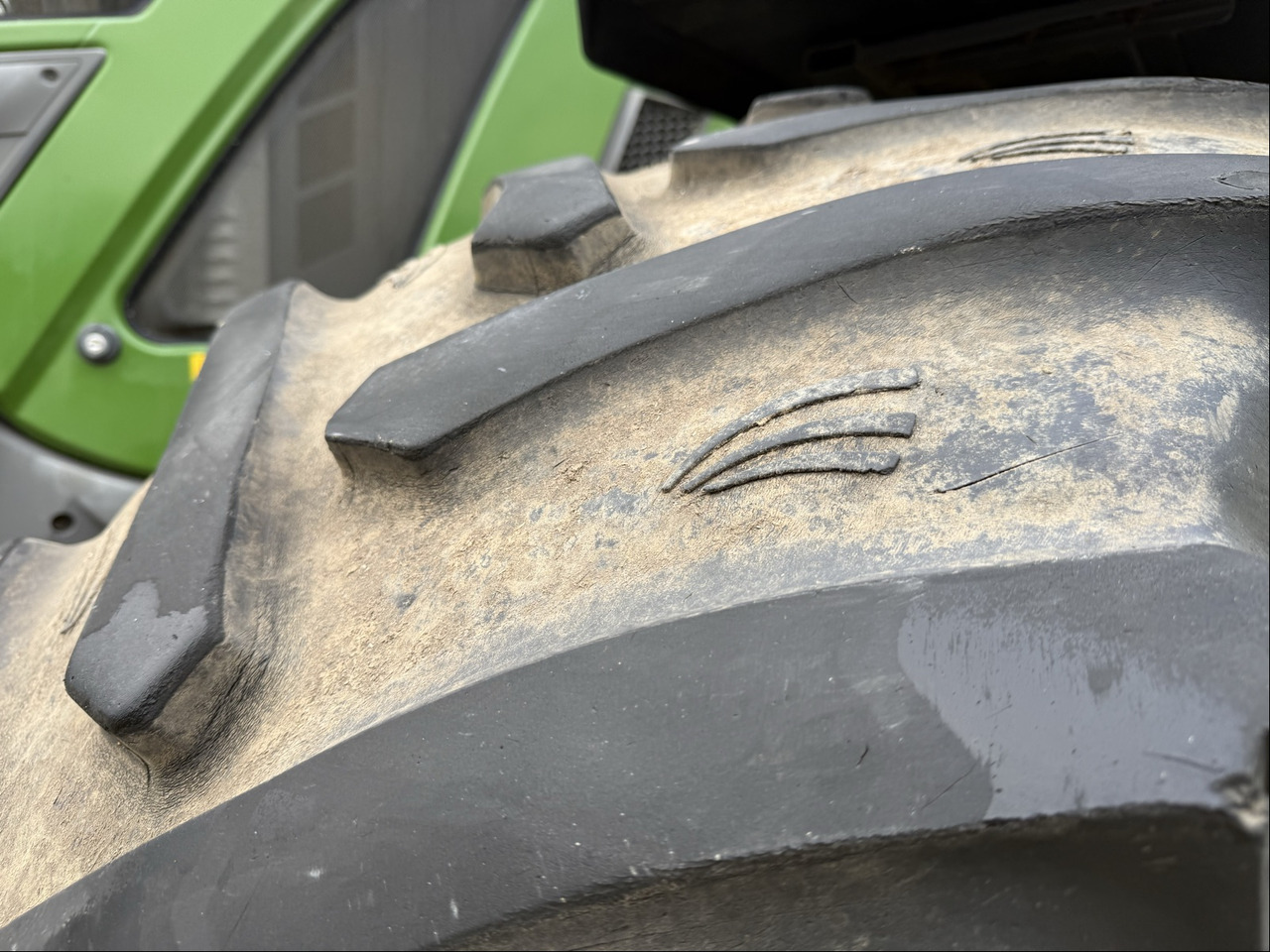 Fendt 720 Vario - Трактор: снимка 3 Fendt 720 Vario - Трактор: снимка 3