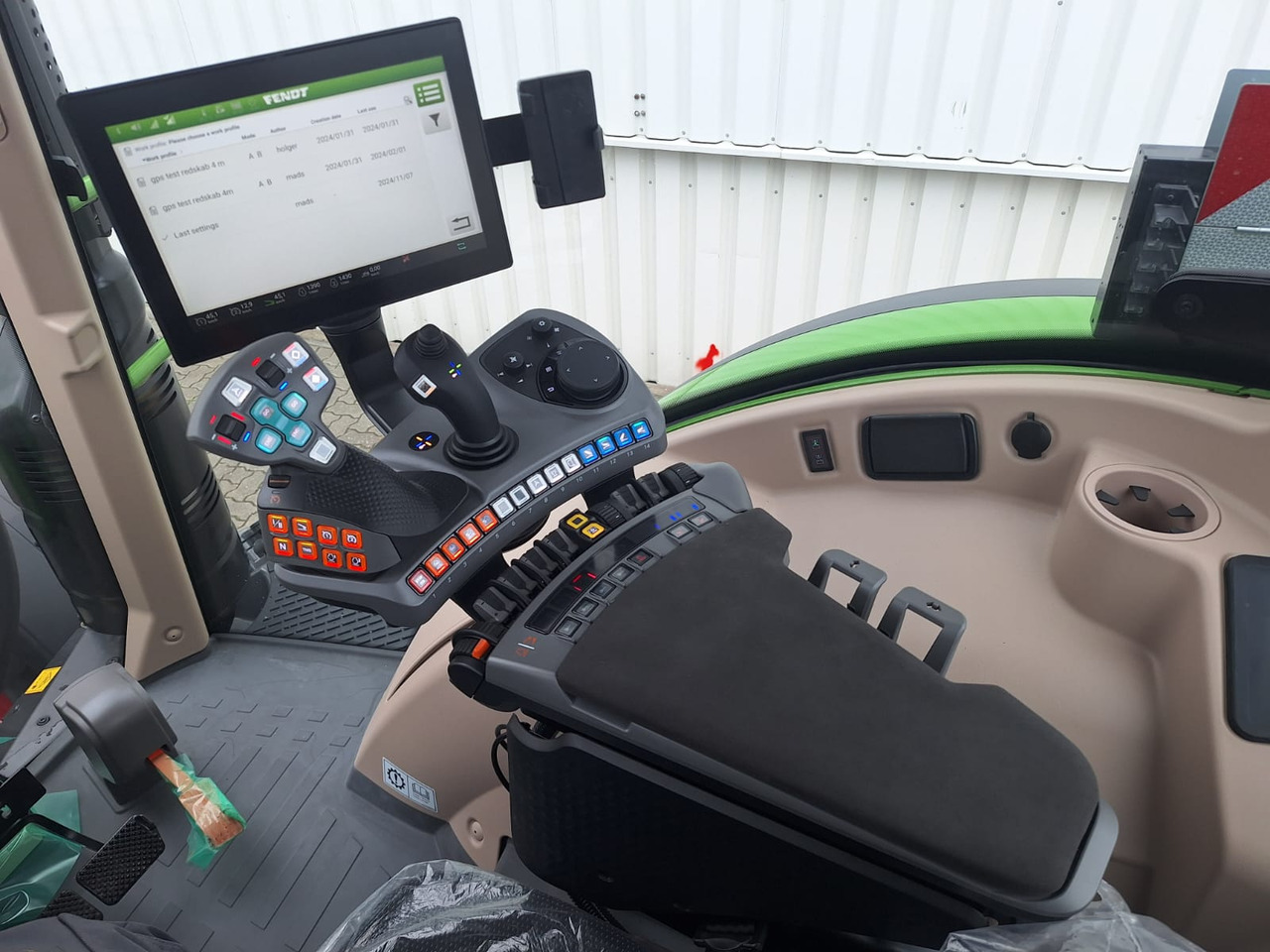 Трактор Fendt 724 Vario Gen6 Profi  Setting2: снимка 7