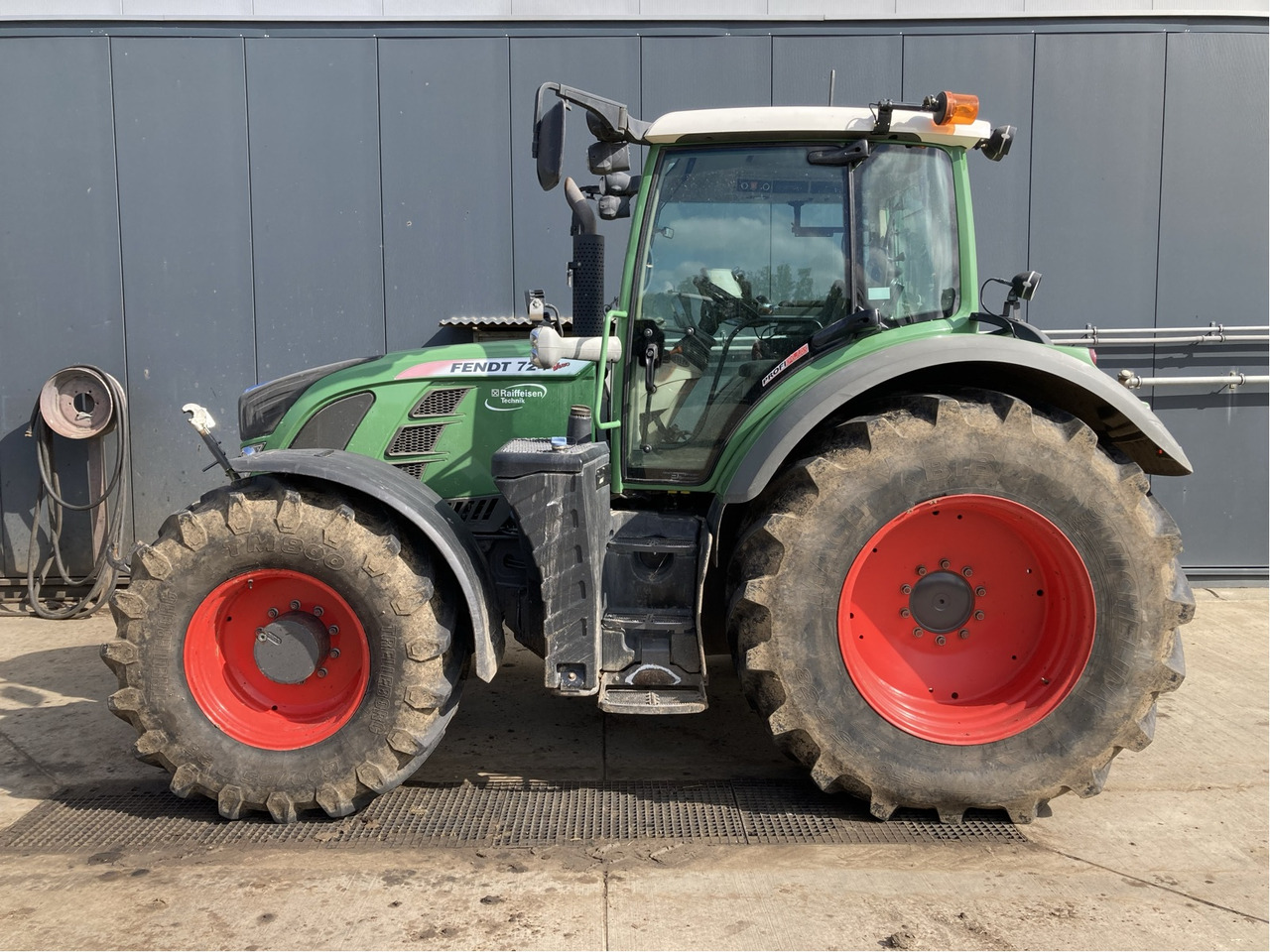 Fendt 724 Vario SCR - Трактор: снимка 1 Fendt 724 Vario SCR - Трактор: снимка 1