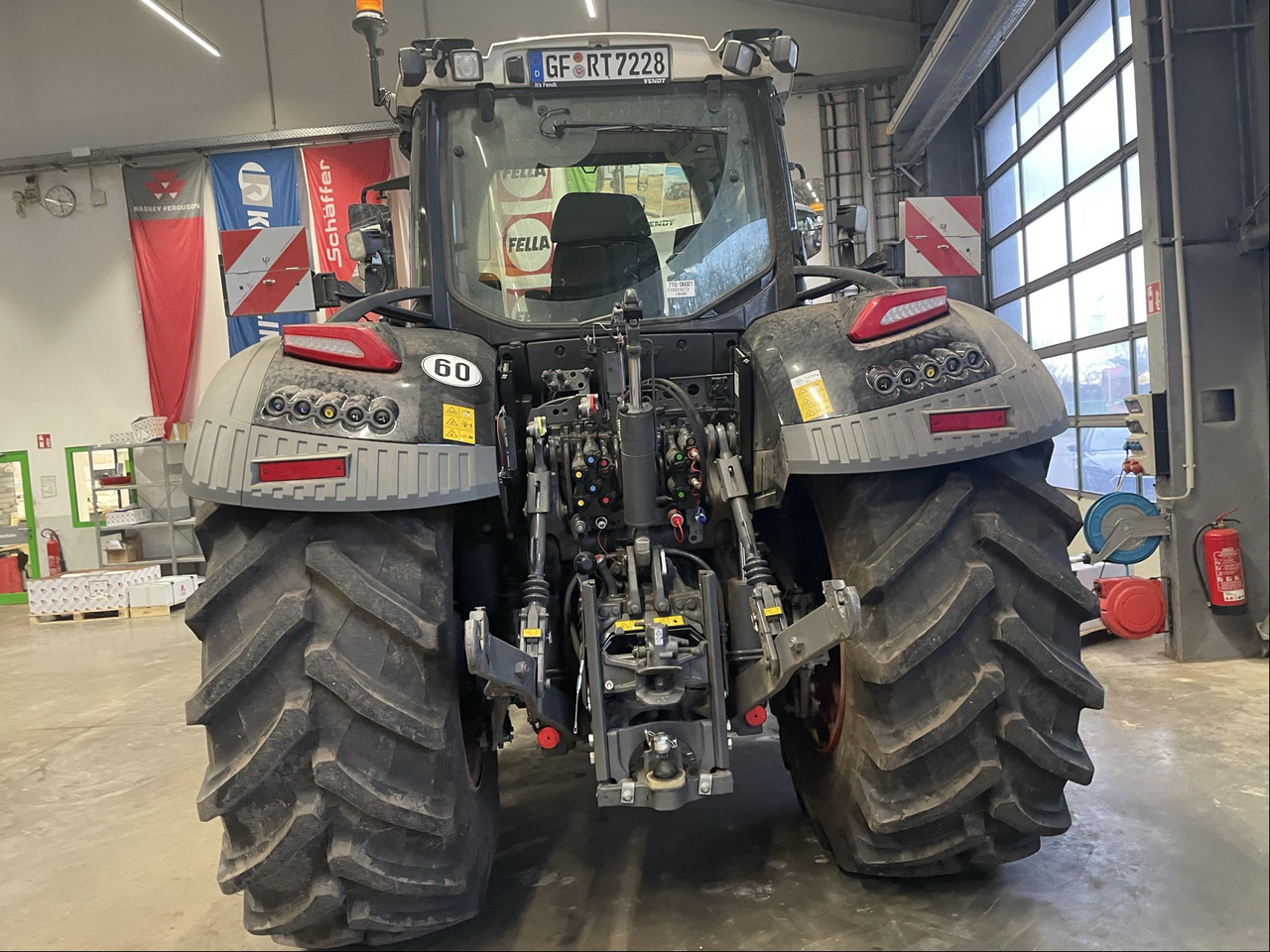 Fendt 728 Vario Gen7 Profi Setting1 - Трактор: снимка 5 Fendt 728 Vario Gen7 Profi Setting1 - Трактор: снимка 5