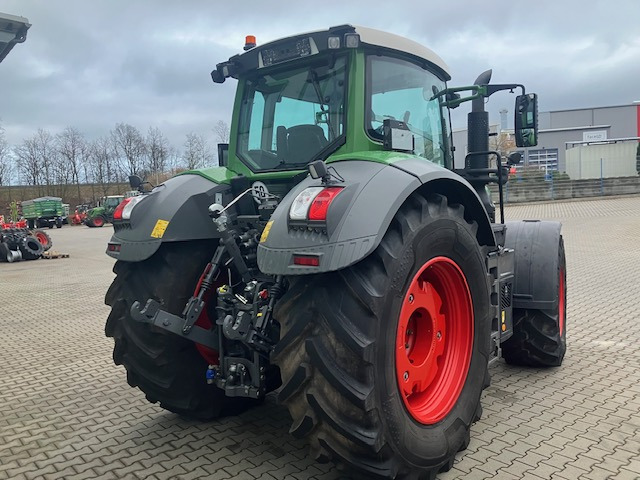 Fendt 826 Vario S4 Profi - Трактор: снимка 4 Fendt 826 Vario S4 Profi - Трактор: снимка 4