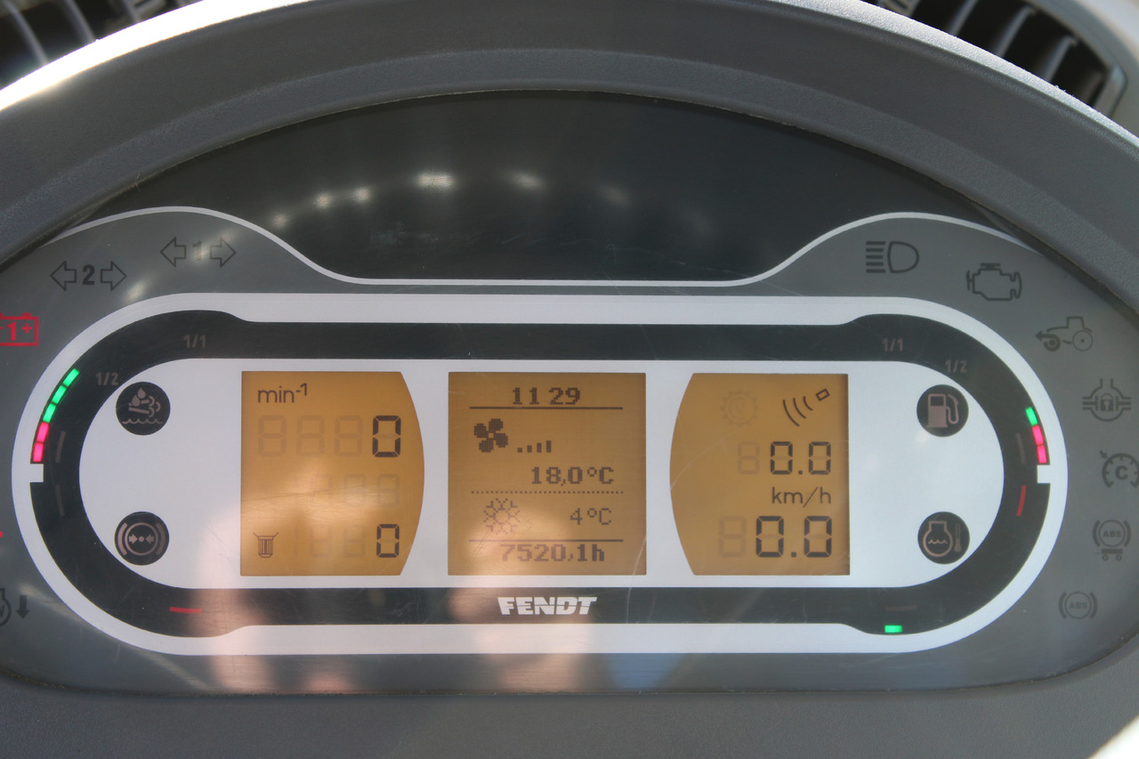 Fendt 828 Vario S4 Profi - Трактор: снимка 2 Fendt 828 Vario S4 Profi - Трактор: снимка 2