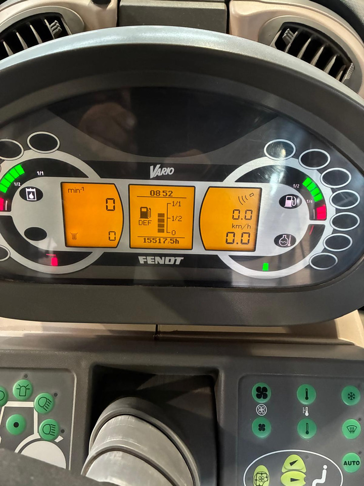 Fendt 828 Vario SCR ProfiPlus - Трактор: снимка 2 Fendt 828 Vario SCR ProfiPlus - Трактор: снимка 2