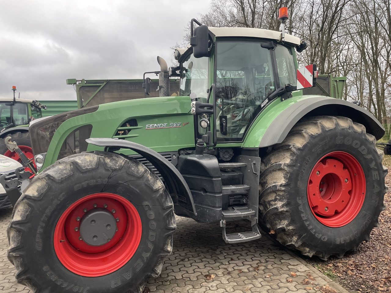 Fendt 927 Vario - Трактор: снимка 1 Fendt 927 Vario - Трактор: снимка 1