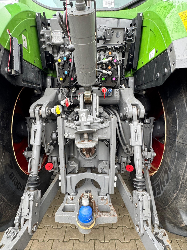 Fendt 933 Vario Gen6 Profi Plus - Трактор: снимка 4 Fendt 933 Vario Gen6 Profi Plus - Трактор: снимка 4