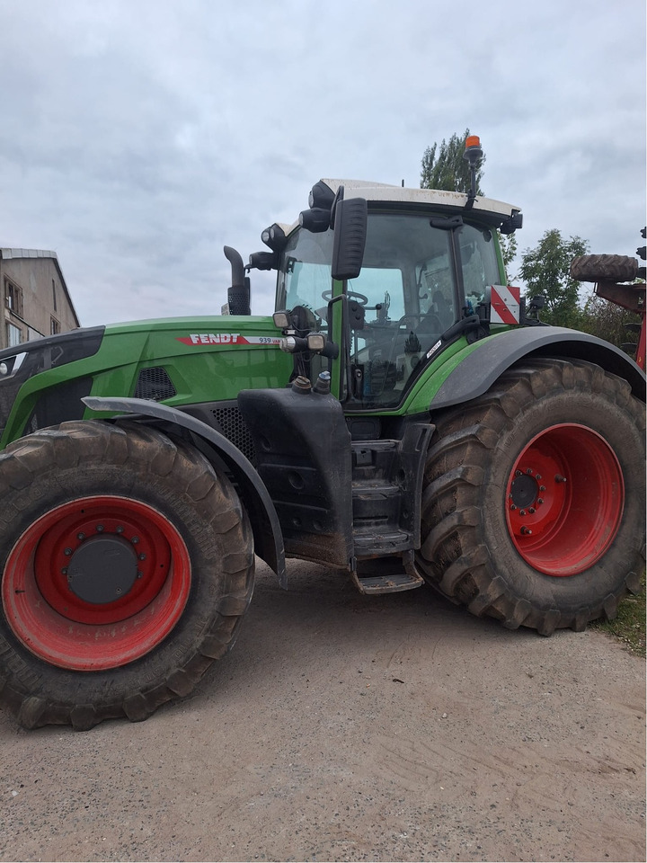 Fendt 939 Vario Gen7 ProfiPlus - Трактор: снимка 2 Fendt 939 Vario Gen7 ProfiPlus - Трактор: снимка 2
