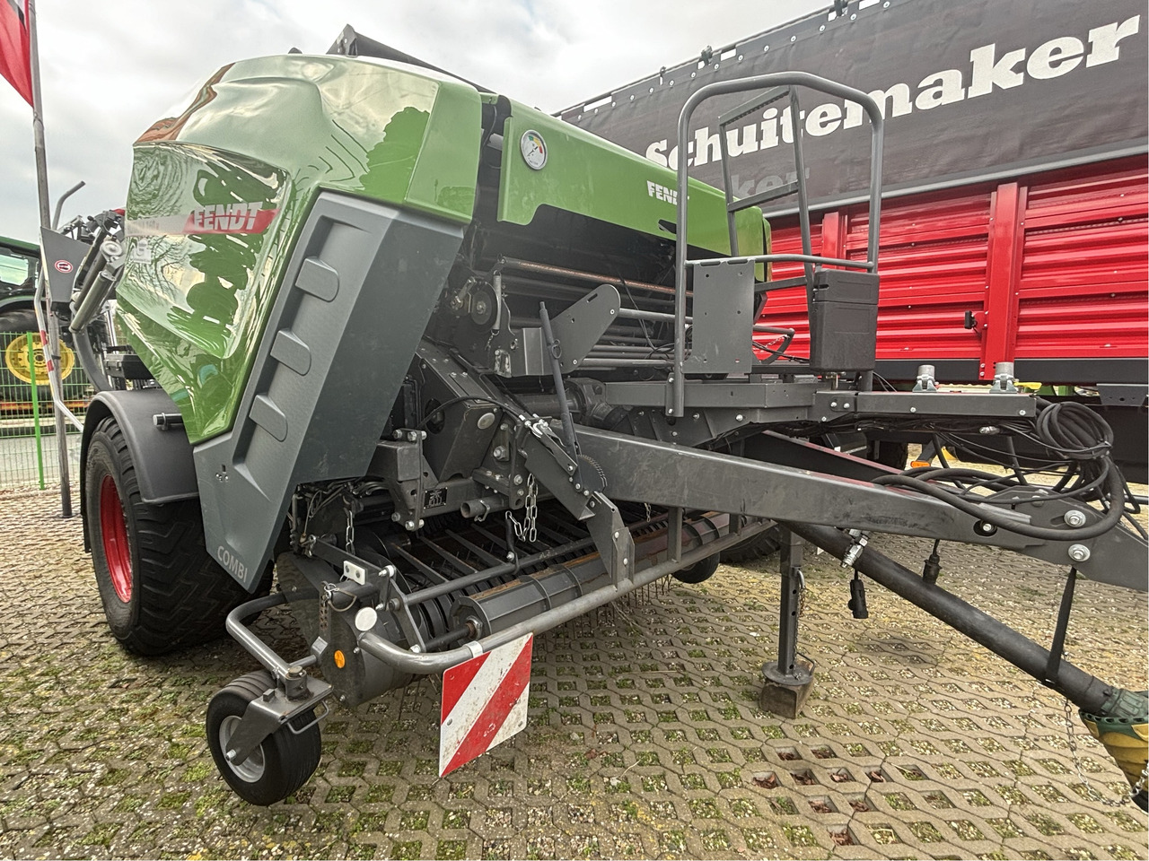 Fendt Rotana 160 V Combi - Машина за сено и фураж: снимка 1 Fendt Rotana 160 V Combi - Машина за сено и фураж: снимка 1