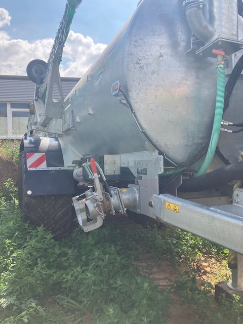 Fliegl Vakuumfasswagen VFW 14000 Maxx - Машина за торене: снимка 4 Fliegl Vakuumfasswagen VFW 14000 Maxx - Машина за торене: снимка 4