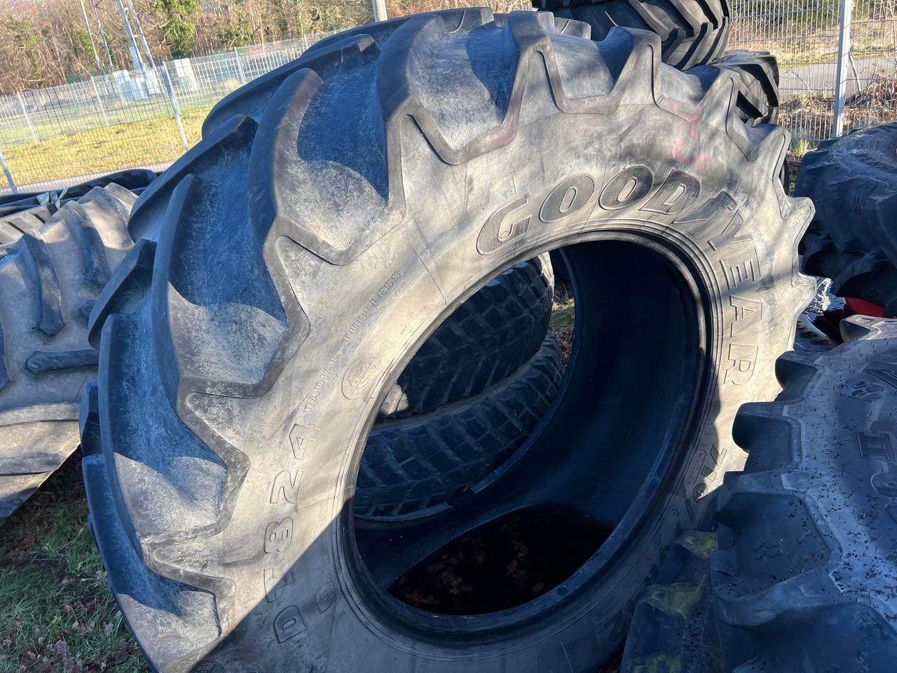 Goodyear 1x Reifen 710/70 R42 - Гуми и джанти: снимка 1 Goodyear 1x Reifen 710/70 R42 - Гуми и джанти: снимка 1