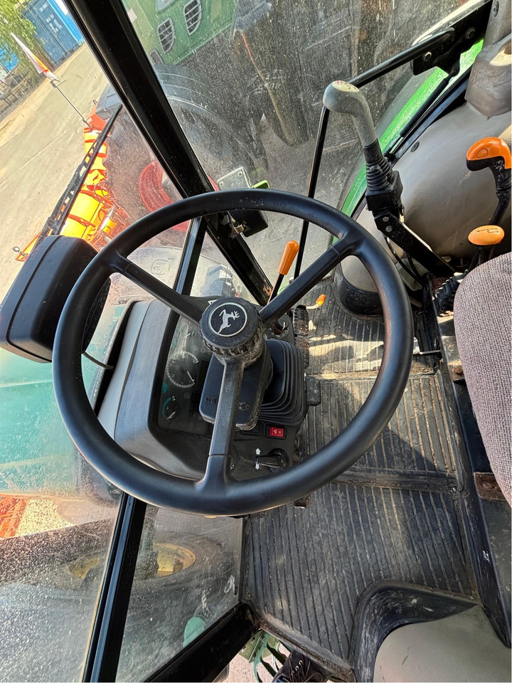 John Deere 5075 E - Трактор: снимка 3 John Deere 5075 E - Трактор: снимка 3