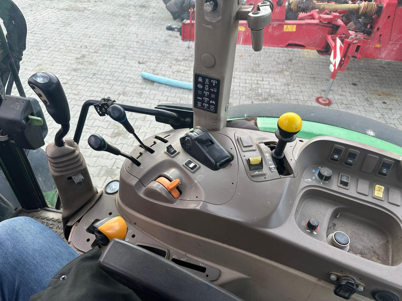 John Deere 5100 R - Трактор: снимка 3 John Deere 5100 R - Трактор: снимка 3