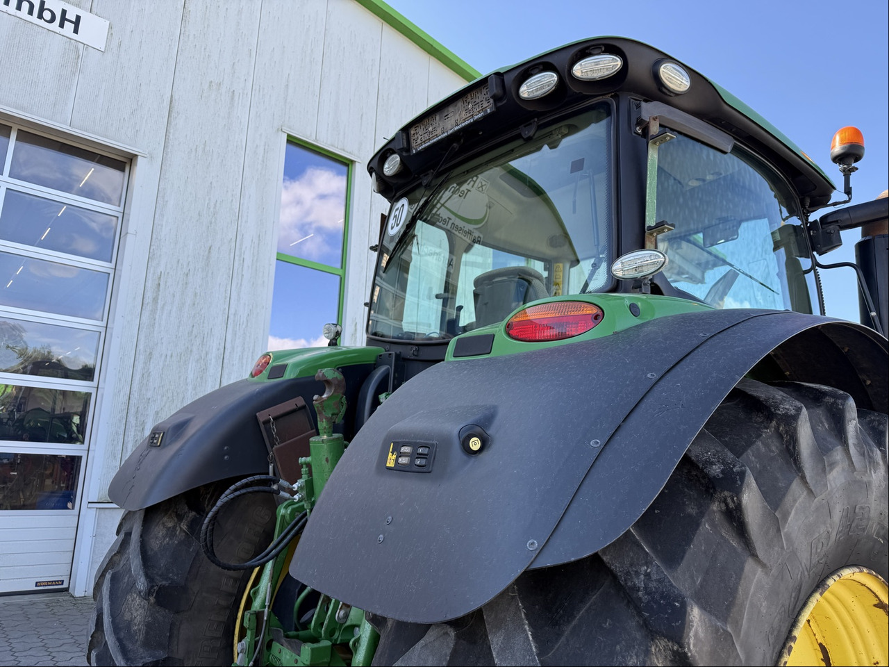 Трактор John Deere 6215R: снимка 14