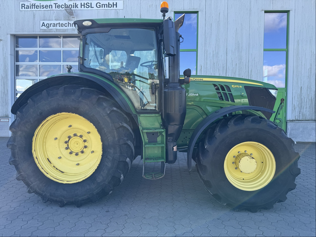 John Deere 6215R - Трактор: снимка 4 John Deere 6215R - Трактор: снимка 4