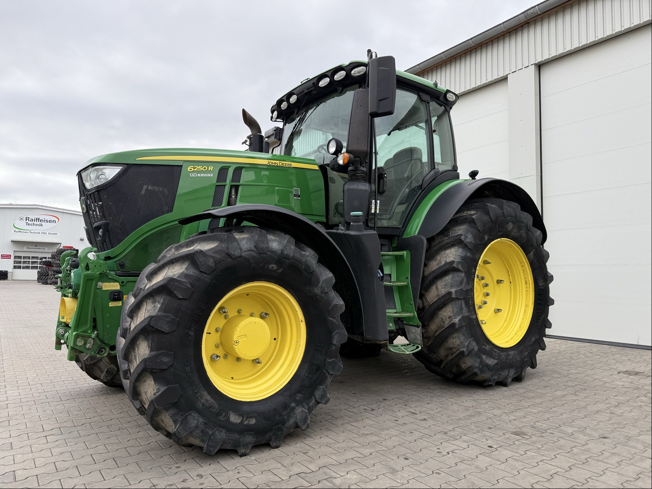 John Deere 6250 R - Трактор: снимка 1 John Deere 6250 R - Трактор: снимка 1