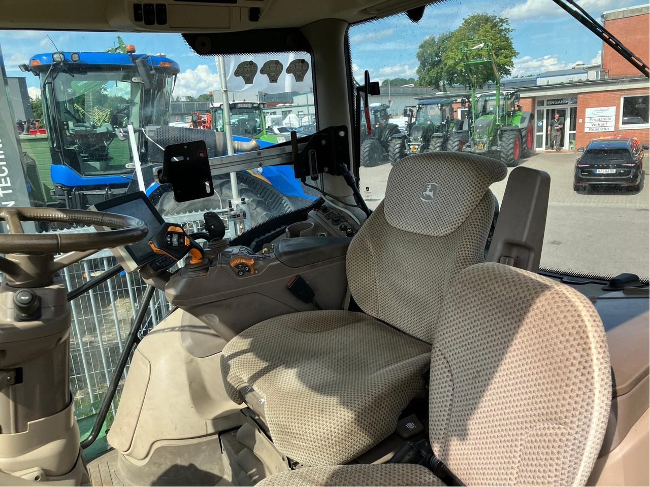 John Deere 6250 R - Трактор: снимка 3 John Deere 6250 R - Трактор: снимка 3